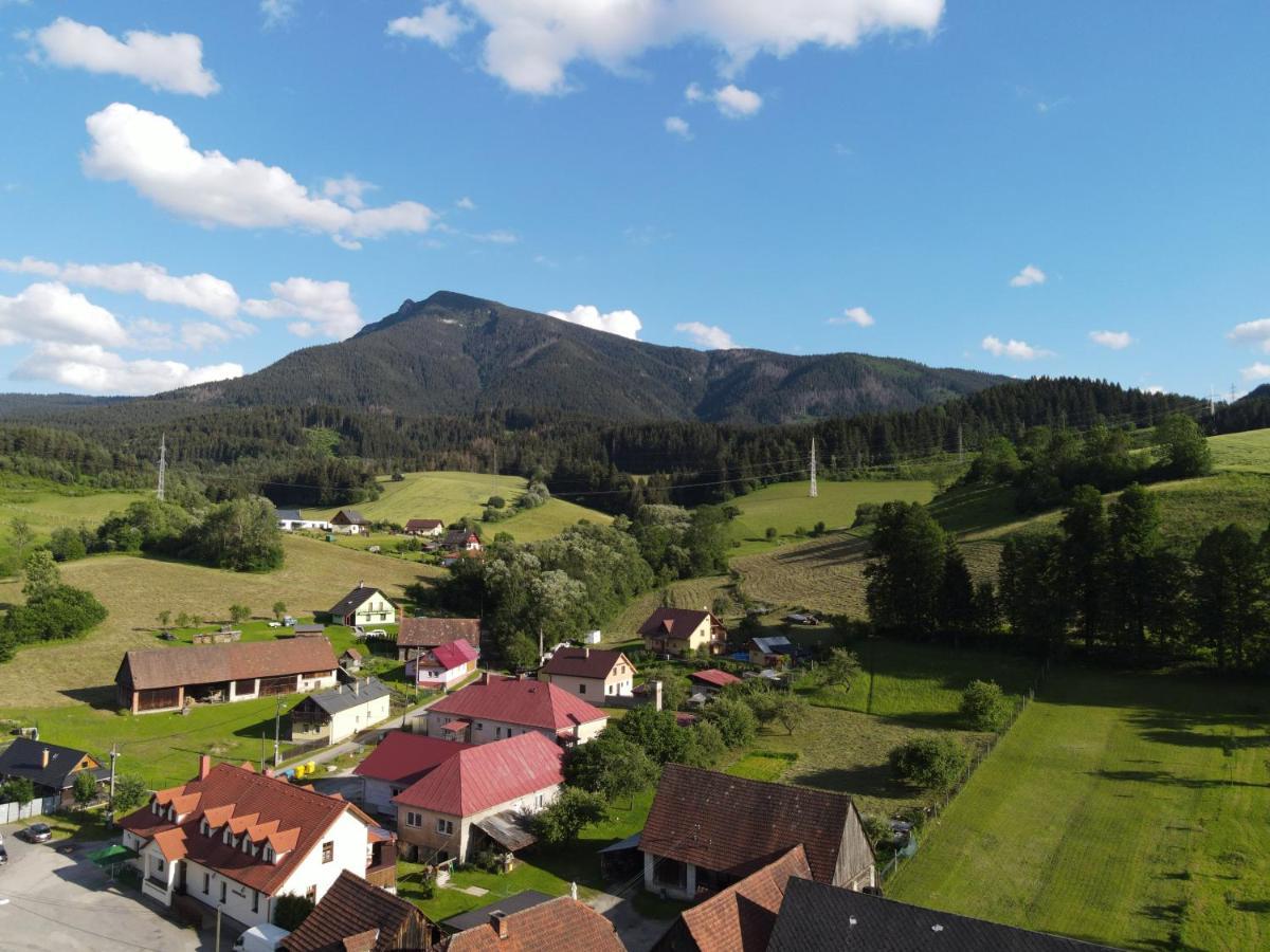 Penzión Zemianska kúria Dolny Kubin Exterior foto